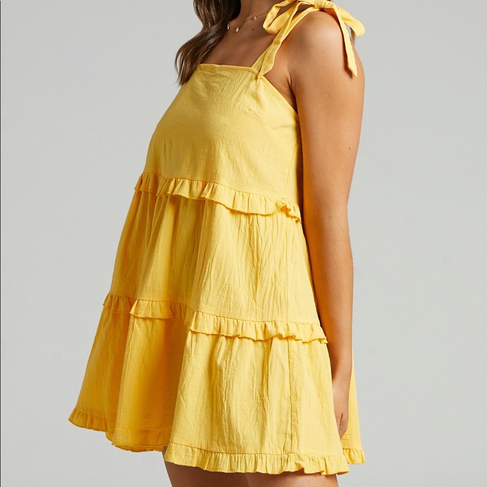 Showpo dress - Picture 3 of 4